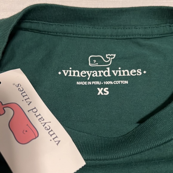 Vineyard Vines green long sleeve beer flight shirt XS NWT - Picture 2 of 3